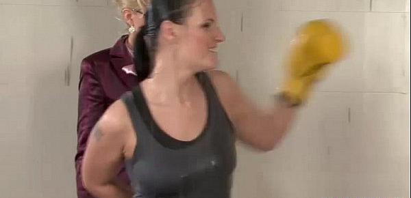  some hot wetlook bitch boxing